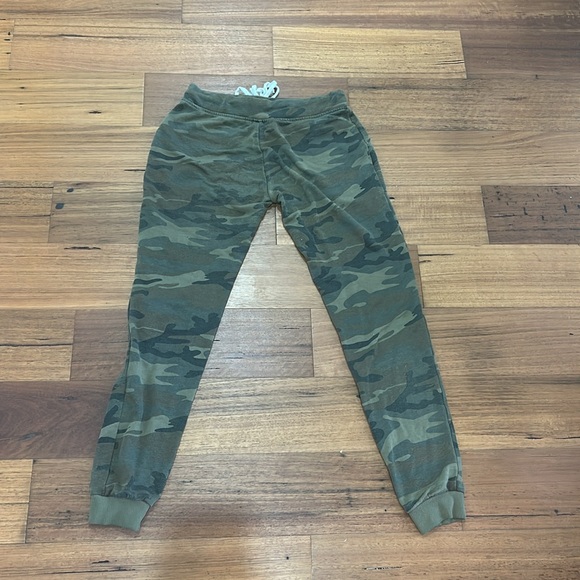 2 pairs of pants: Camo joggers/sweatpants and Nike Sweatpants - Picture 2 of 6